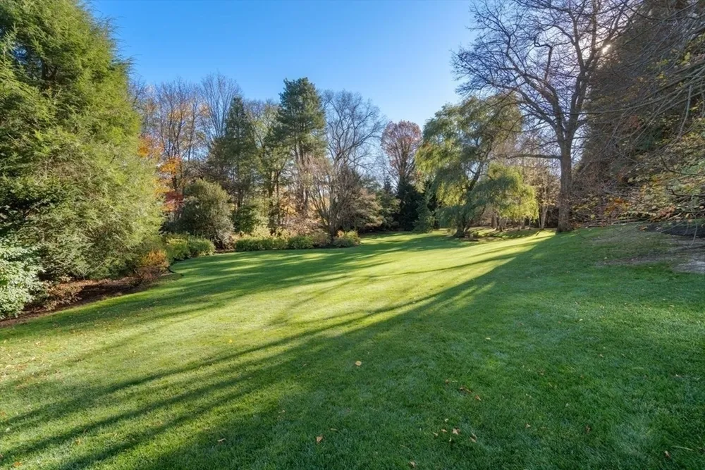Sears Rd, Brookline, MA 02445