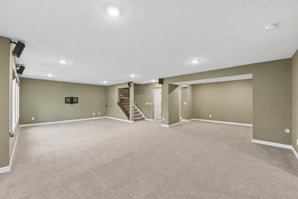 9768 7th St N, Lake Elmo, MN 55042