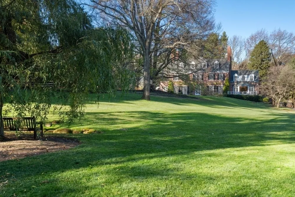 Sears Rd, Brookline, MA 02445