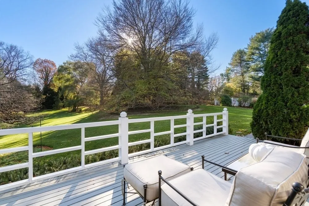 Sears Rd, Brookline, MA 02445