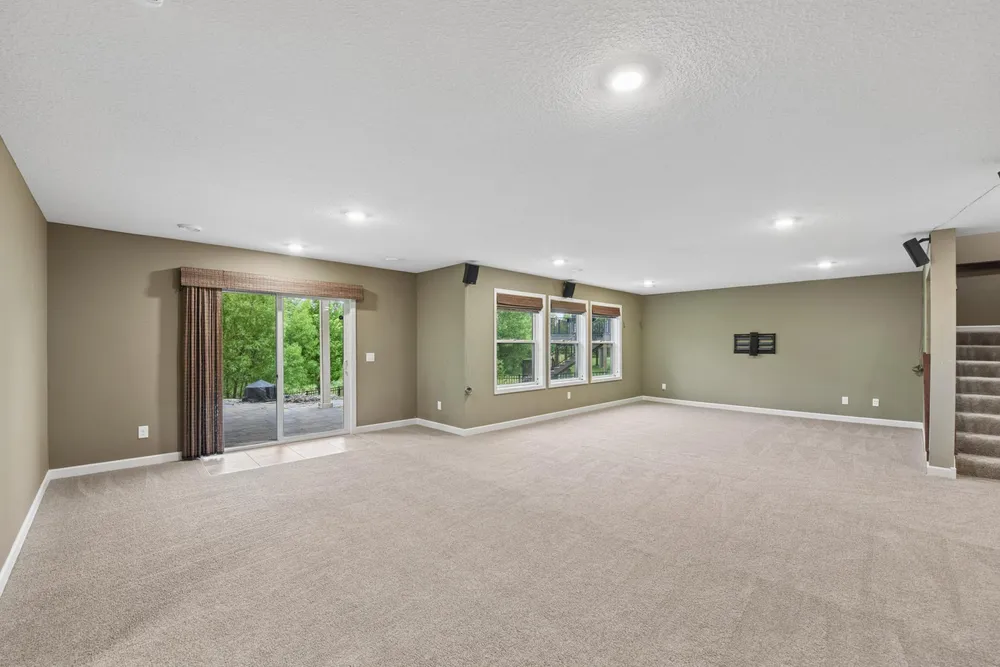 9768 7th St N, Lake Elmo, MN 55042