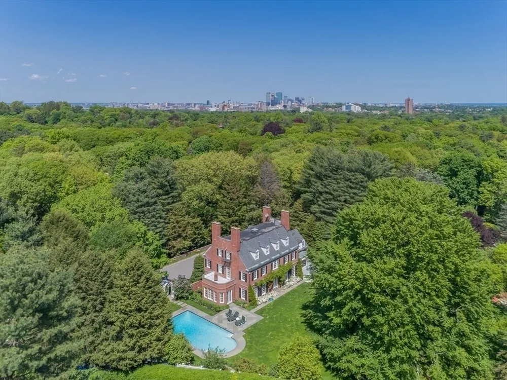 Sears Rd, Brookline, MA 02445