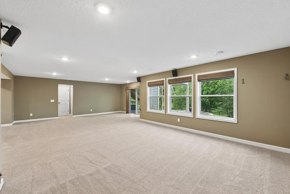 9768 7th St N, Lake Elmo, MN 55042