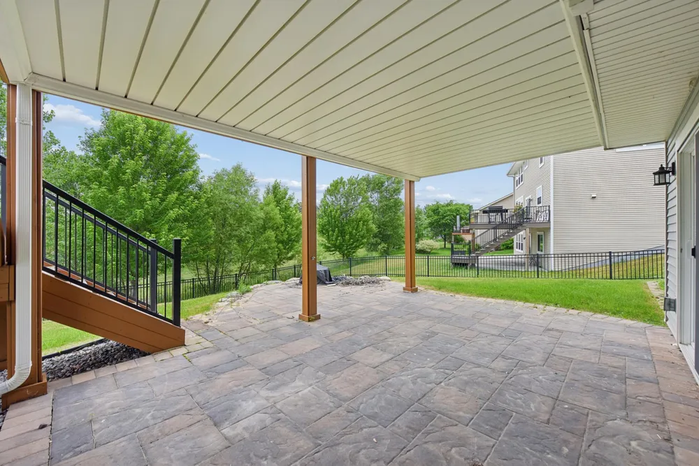 9768 7th St N, Lake Elmo, MN 55042