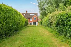 Woodside Road Godalming GU8 photo 13