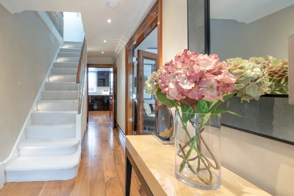 Grosvenor Hill Mayfair W1K photo 17