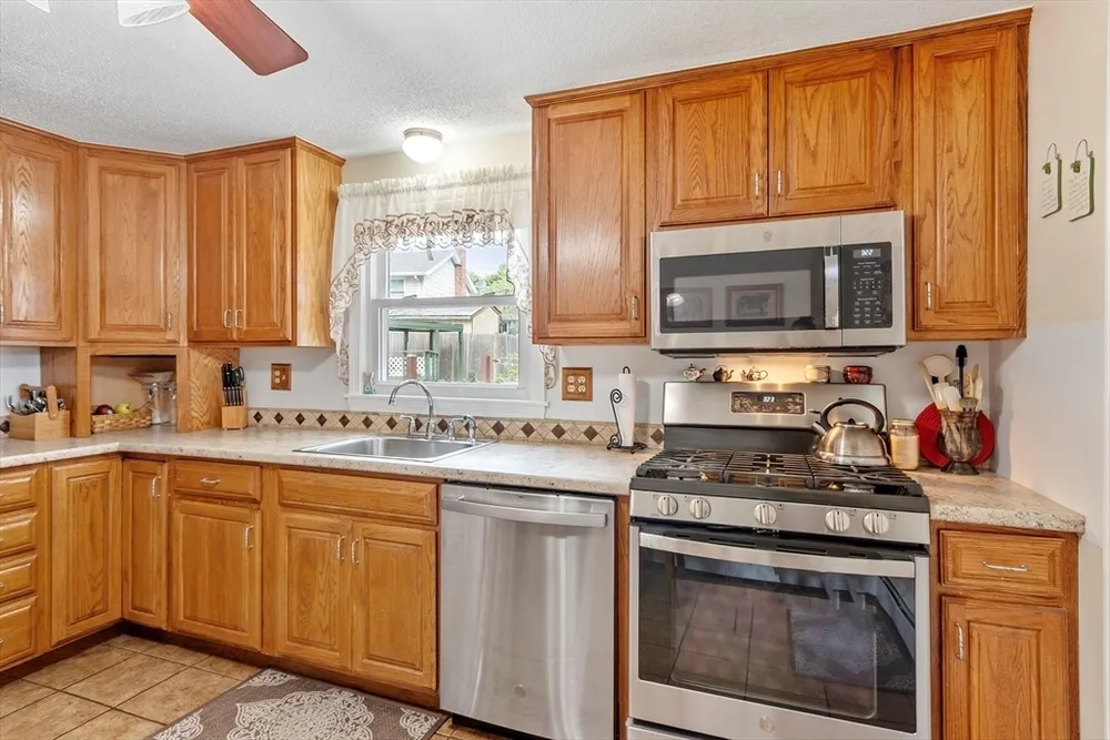 41 Ord St, Salem, MA 01970