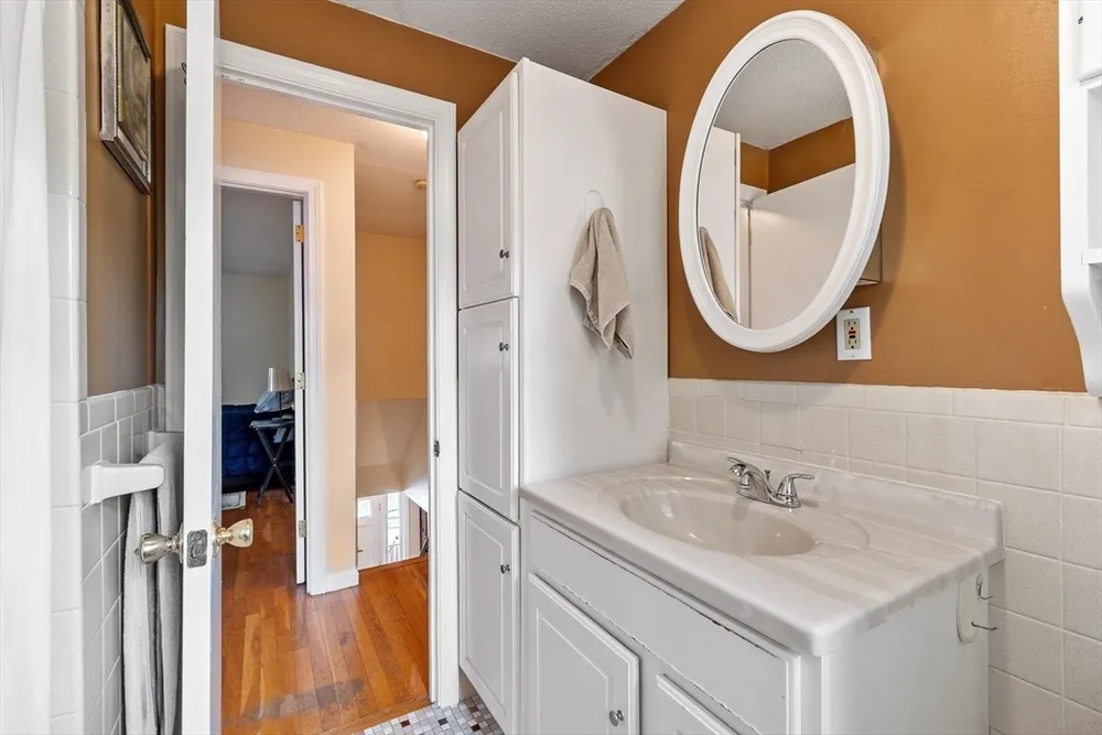 41 Ord St, Salem, MA 01970