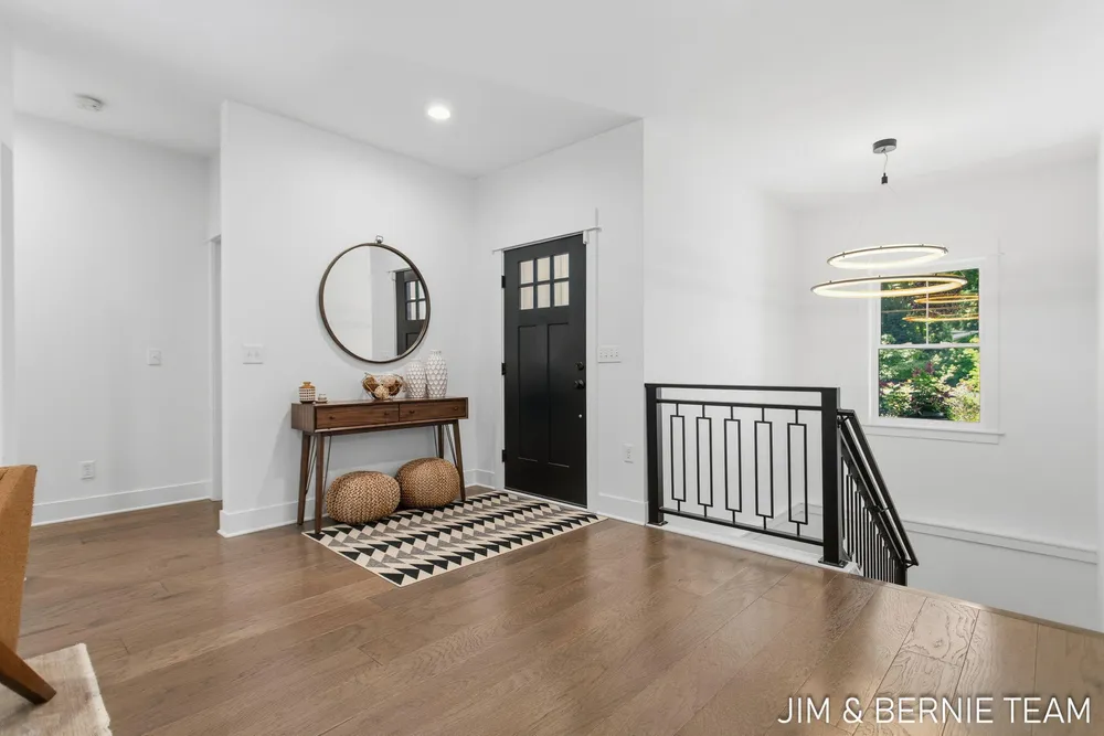 6225 LIGHTHOUSE CT, Saugatuck, MI 49453