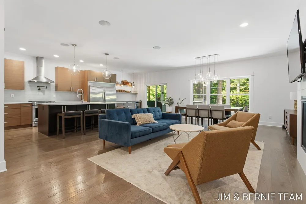 6225 LIGHTHOUSE CT, Saugatuck, MI 49453