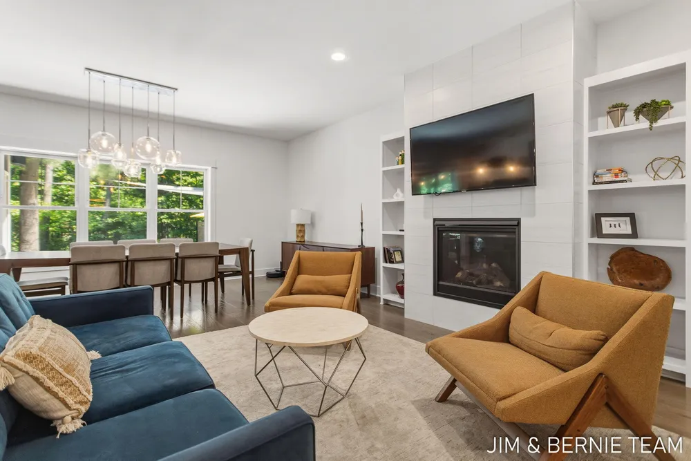 6225 LIGHTHOUSE CT, Saugatuck, MI 49453