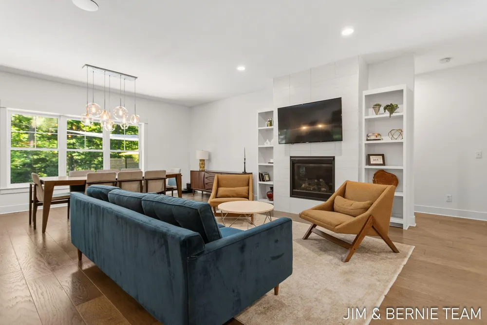 6225 LIGHTHOUSE CT, Saugatuck, MI 49453