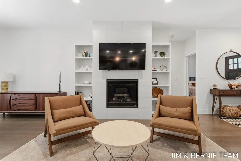 6225 LIGHTHOUSE CT, Saugatuck, MI 49453