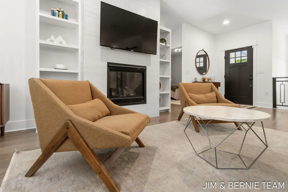 6225 LIGHTHOUSE CT, Saugatuck, MI 49453