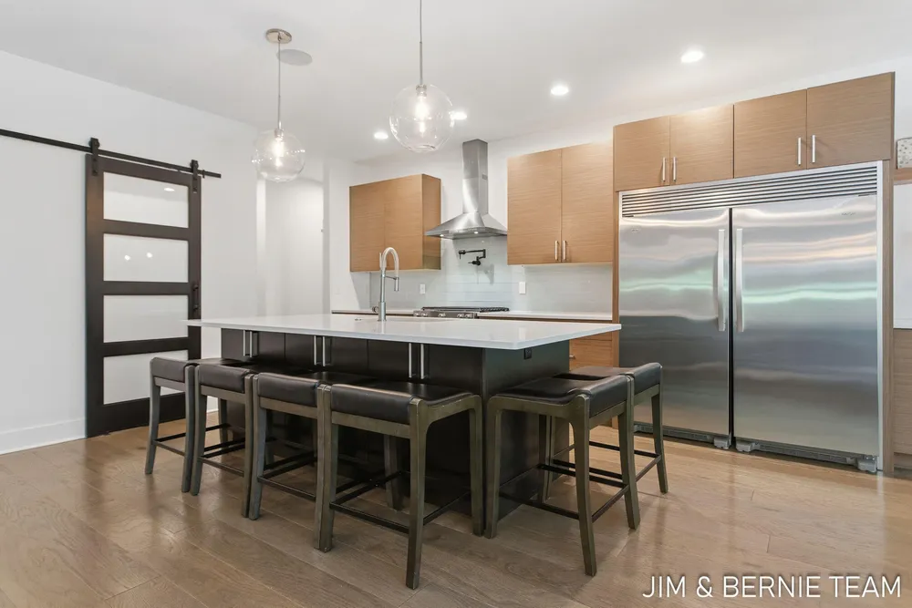 6225 LIGHTHOUSE CT, Saugatuck, MI 49453