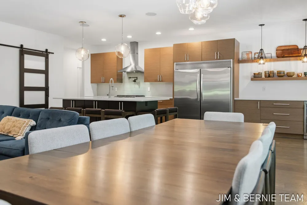 6225 LIGHTHOUSE CT, Saugatuck, MI 49453