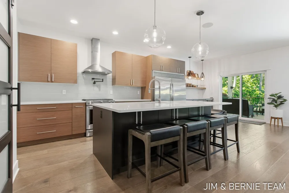 6225 LIGHTHOUSE CT, Saugatuck, MI 49453