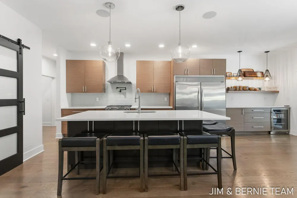 6225 LIGHTHOUSE CT, Saugatuck, MI 49453