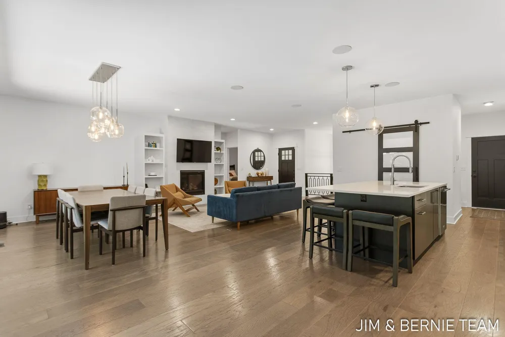 6225 LIGHTHOUSE CT, Saugatuck, MI 49453