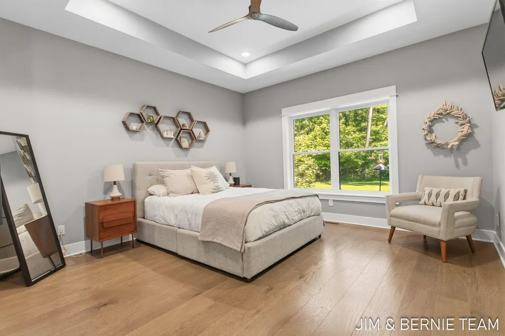6225 LIGHTHOUSE CT, Saugatuck, MI 49453