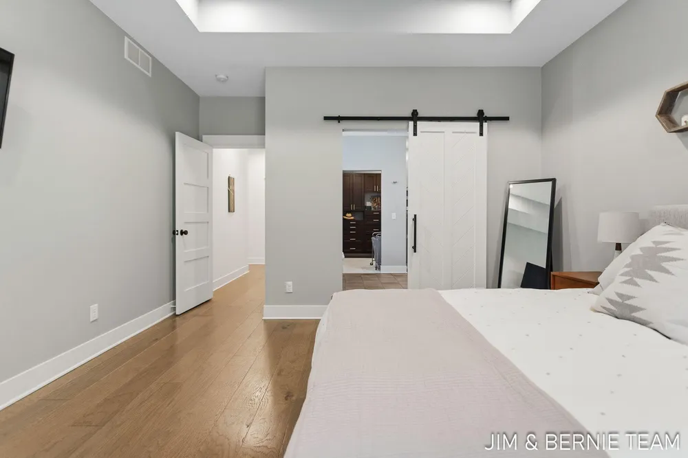 6225 LIGHTHOUSE CT, Saugatuck, MI 49453