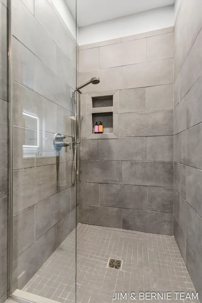 6225 LIGHTHOUSE CT, Saugatuck, MI 49453