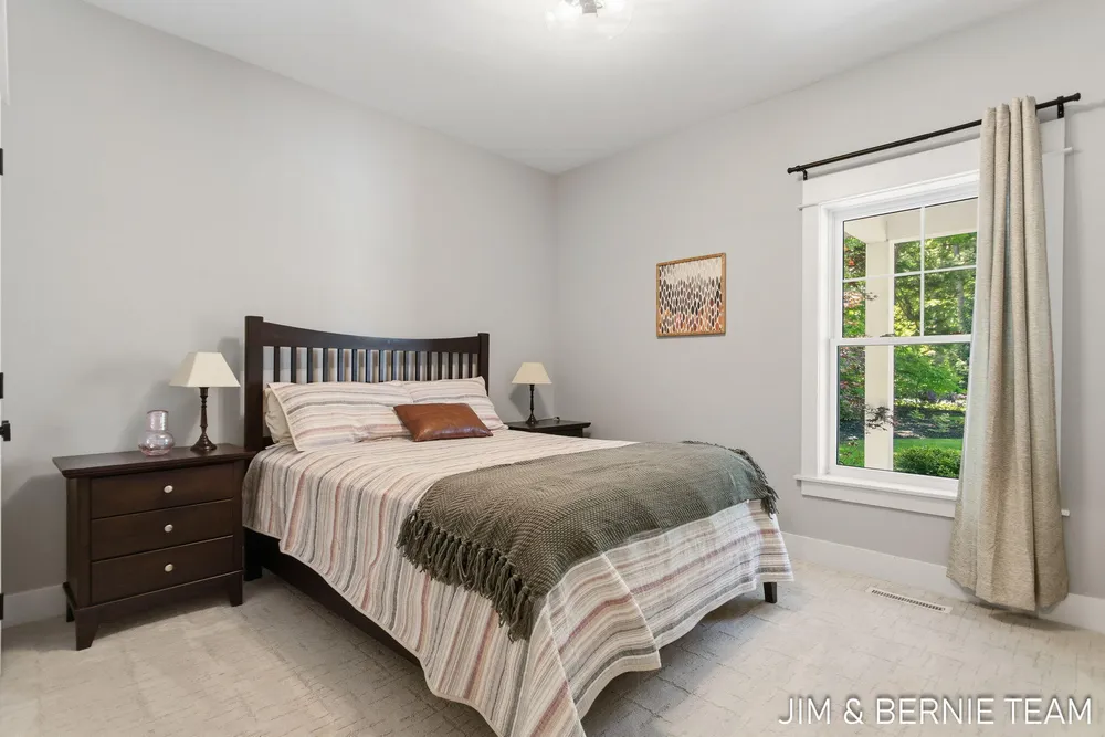 6225 LIGHTHOUSE CT, Saugatuck, MI 49453