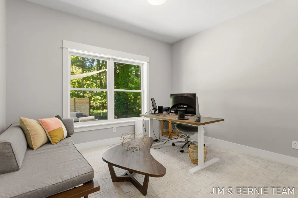 6225 LIGHTHOUSE CT, Saugatuck, MI 49453