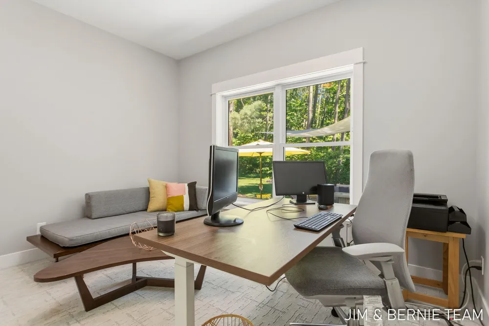 6225 LIGHTHOUSE CT, Saugatuck, MI 49453