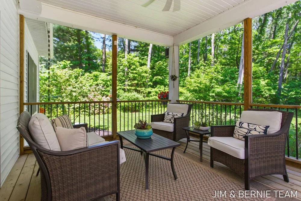 6225 LIGHTHOUSE CT, Saugatuck, MI 49453