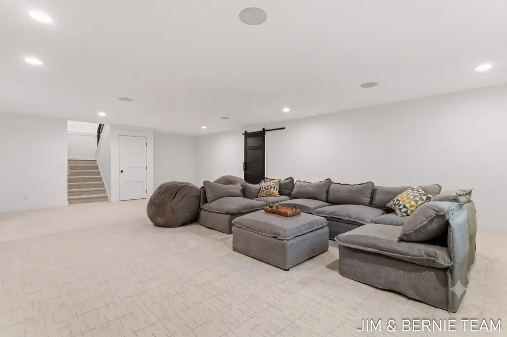 6225 LIGHTHOUSE CT, Saugatuck, MI 49453