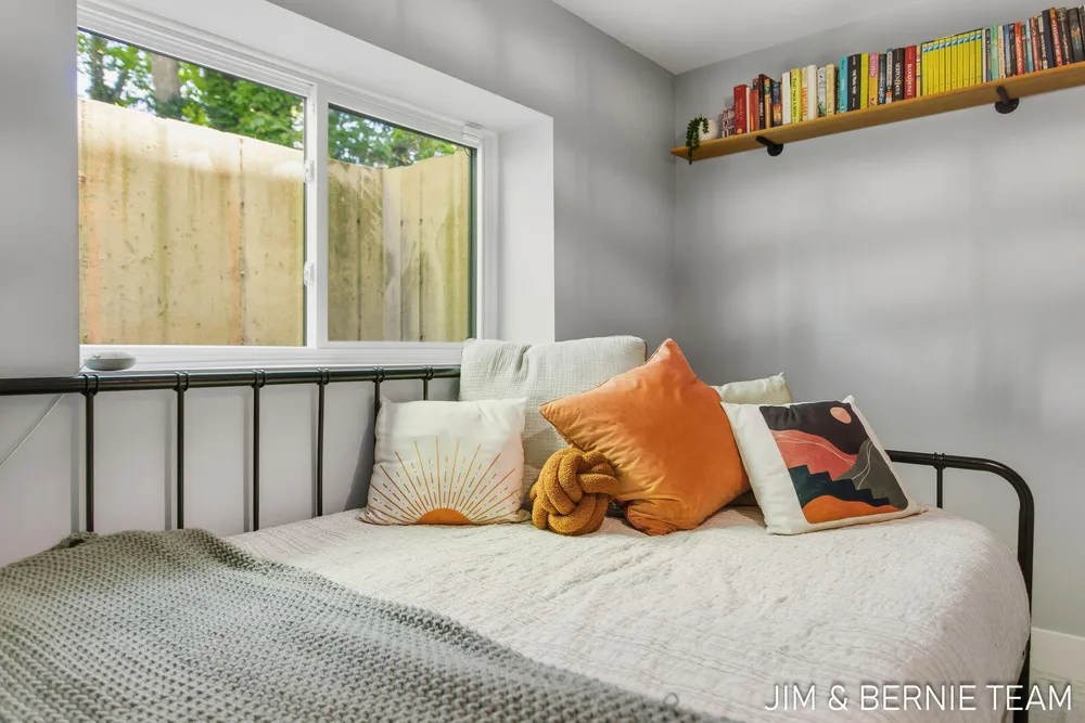 6225 LIGHTHOUSE CT, Saugatuck, MI 49453