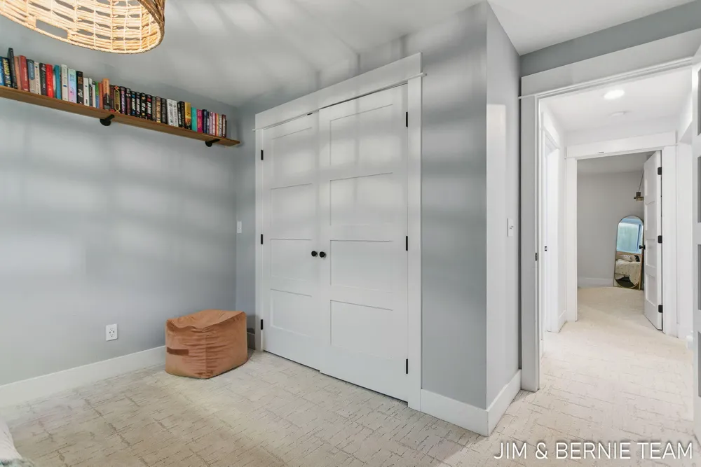 6225 LIGHTHOUSE CT, Saugatuck, MI 49453