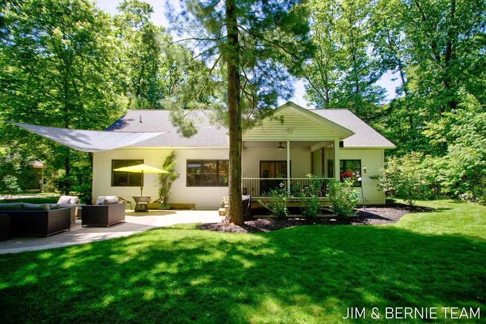6225 LIGHTHOUSE CT, Saugatuck, MI 49453