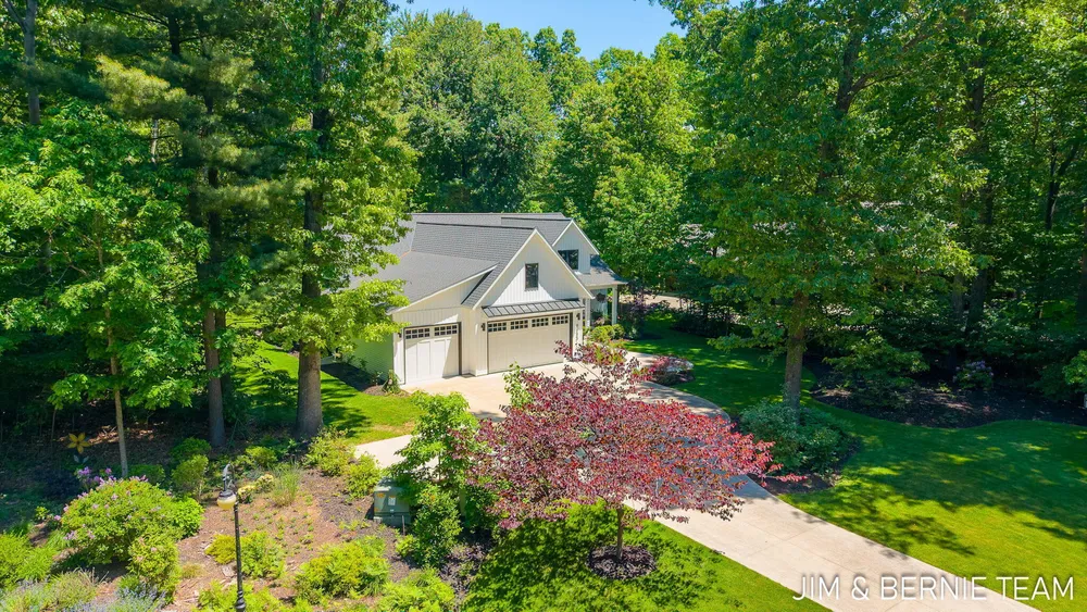 6225 LIGHTHOUSE CT, Saugatuck, MI 49453