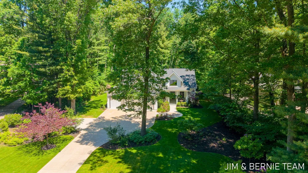 6225 LIGHTHOUSE CT, Saugatuck, MI 49453
