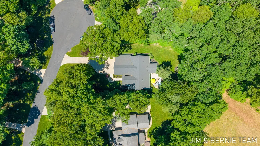 6225 LIGHTHOUSE CT, Saugatuck, MI 49453