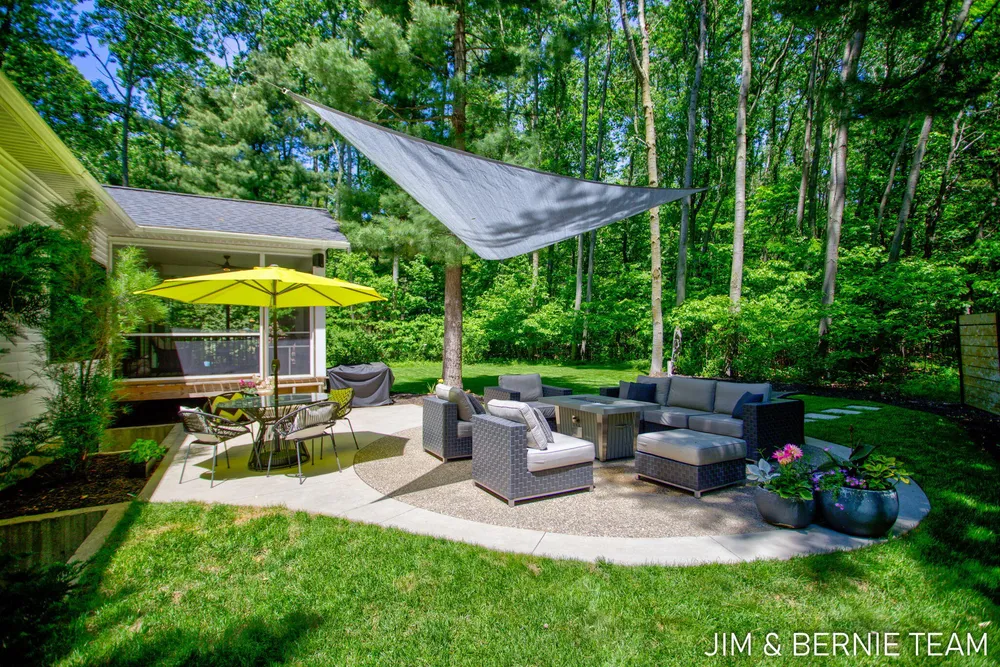 6225 LIGHTHOUSE CT, Saugatuck, MI 49453
