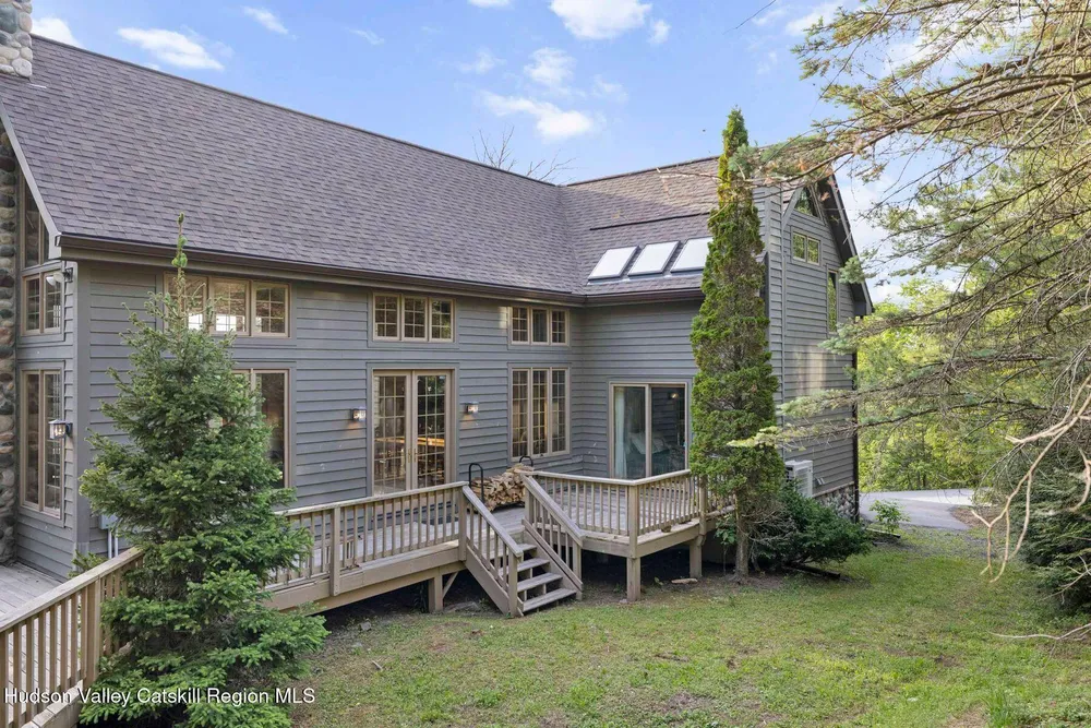 16 White Way, Windham, NY 12496