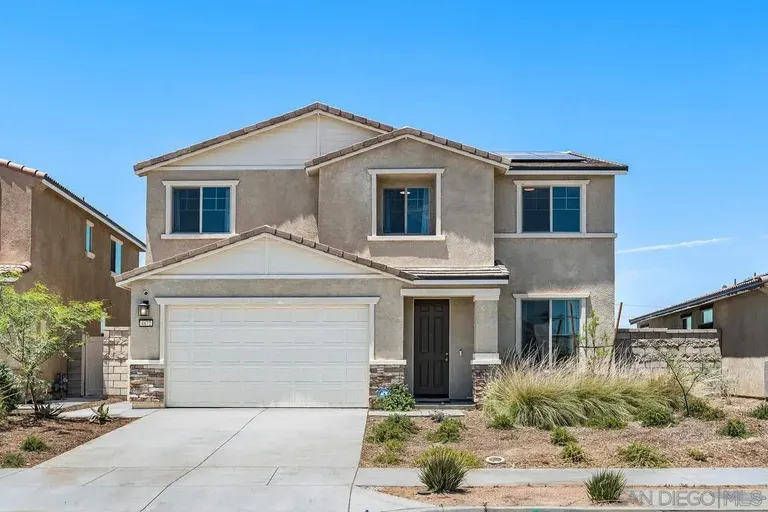 4872 Goldfinch St, Hemet, CA 92545
