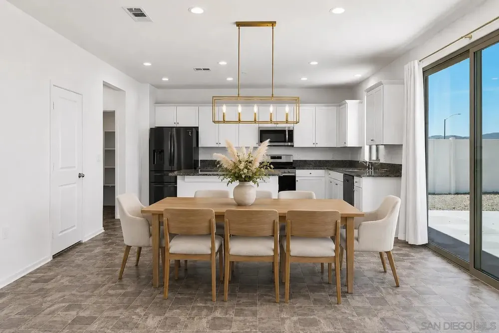 4872 Goldfinch St, Hemet, CA 92545