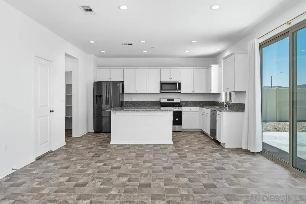 4872 Goldfinch St, Hemet, CA 92545