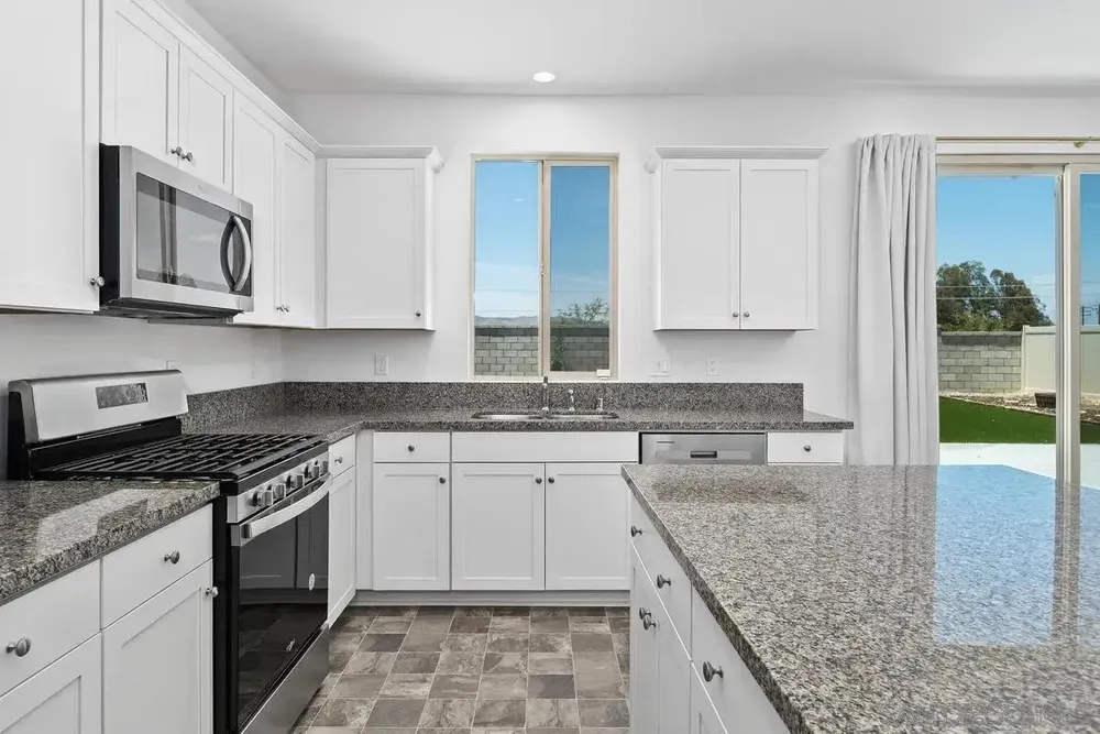 4872 Goldfinch St, Hemet, CA 92545