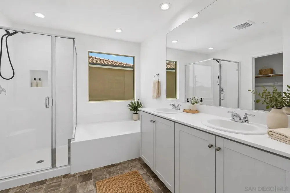 4872 Goldfinch St, Hemet, CA 92545