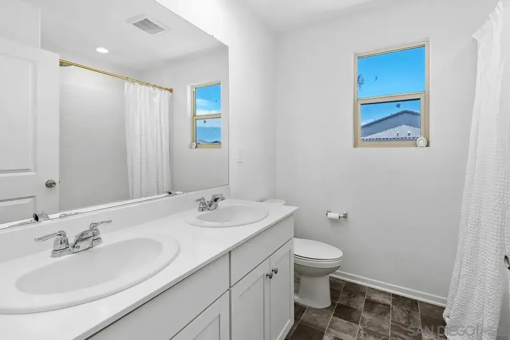 4872 Goldfinch St, Hemet, CA 92545
