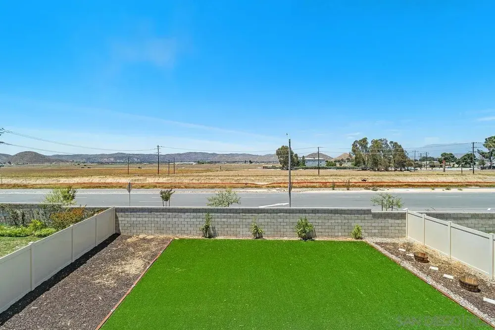 4872 Goldfinch St, Hemet, CA 92545