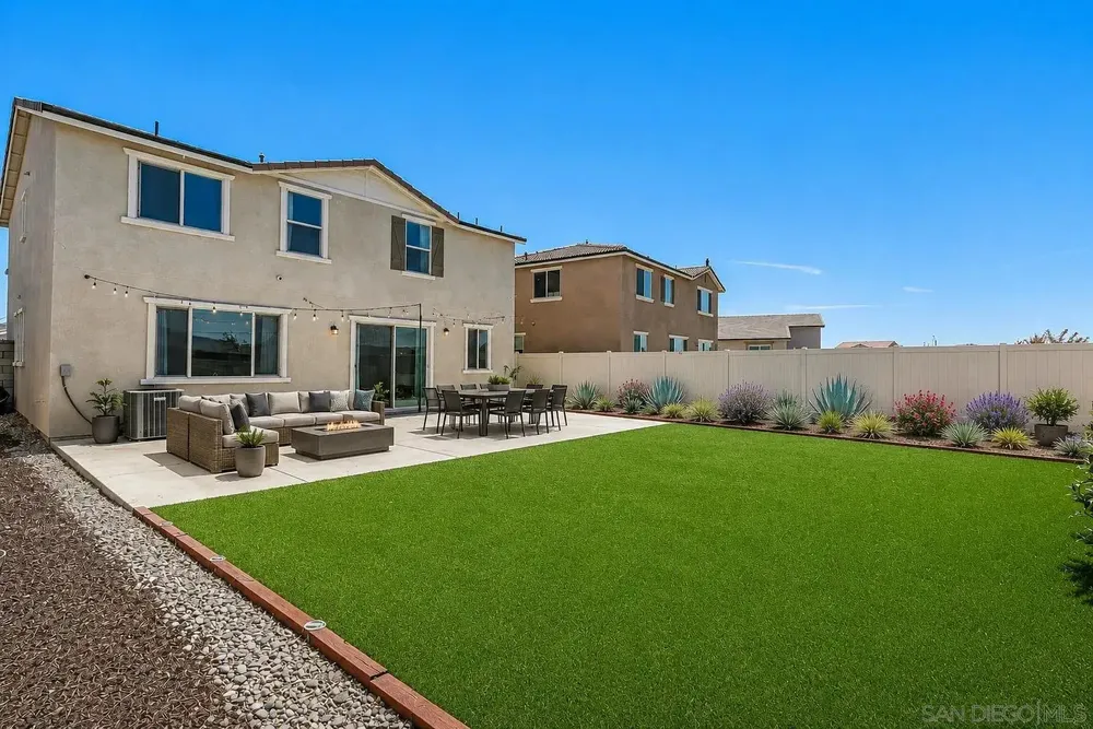 4872 Goldfinch St, Hemet, CA 92545