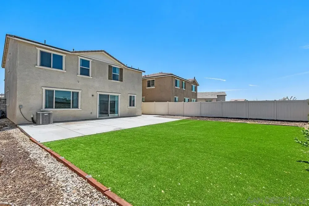 4872 Goldfinch St, Hemet, CA 92545