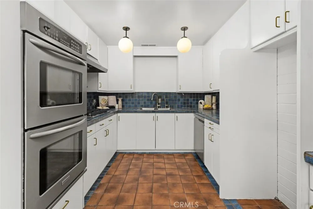 444 Oneida Dr, Pasadena, CA 91107