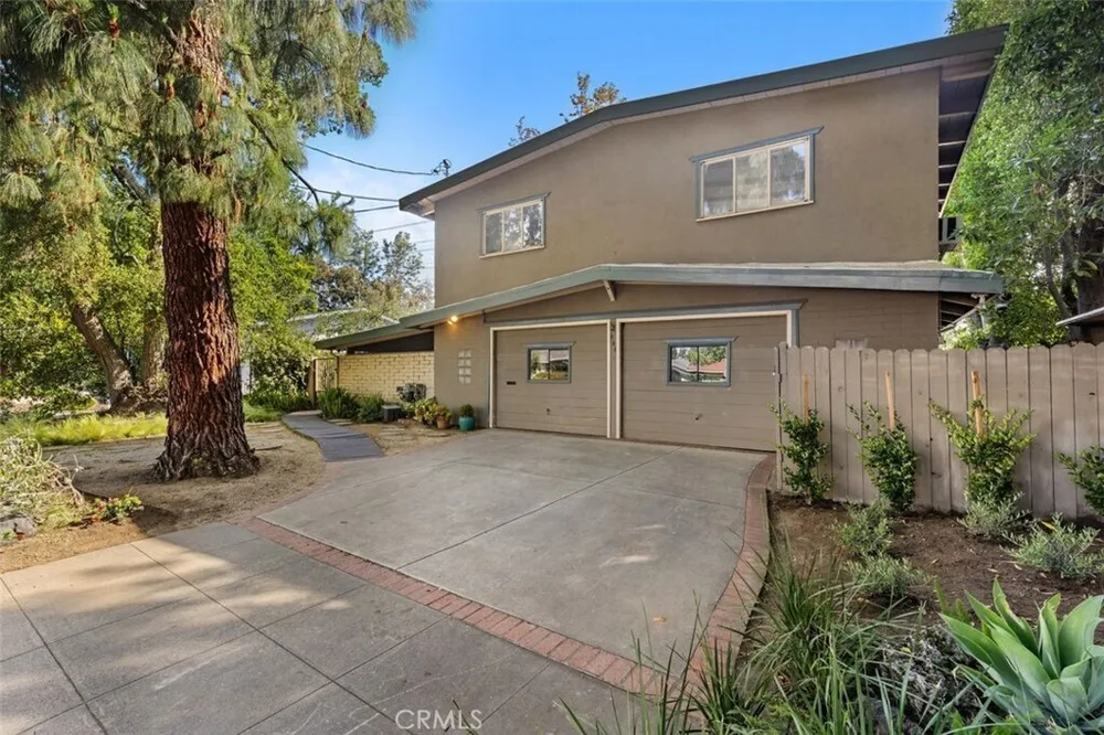 444 Oneida Dr, Pasadena, CA 91107